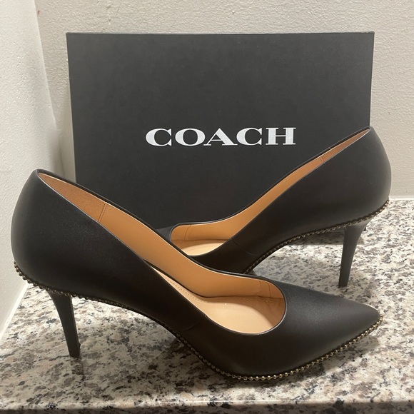 Coach Shoes - 👠 Waverly Beadchain Studded Leather Pumps 👠